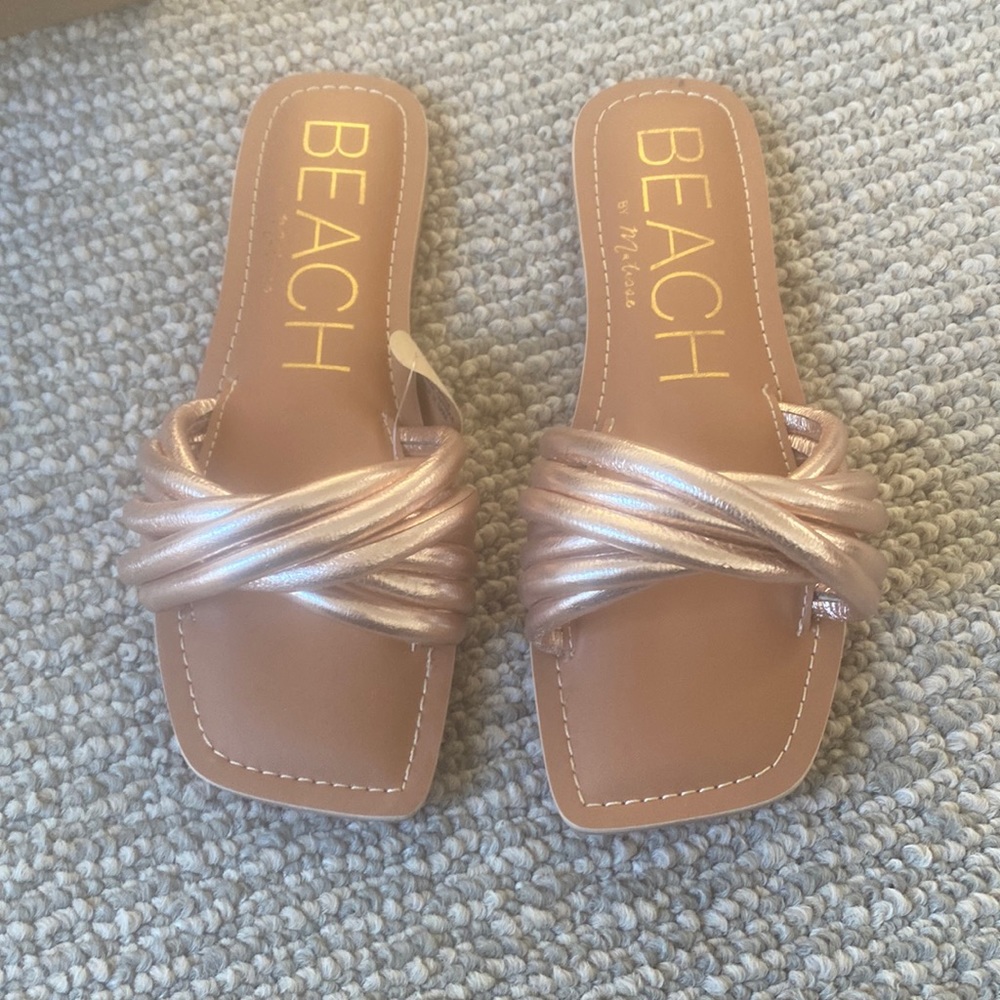 NEW IN BOX BEACH BY MATISSE GALE SANDALS